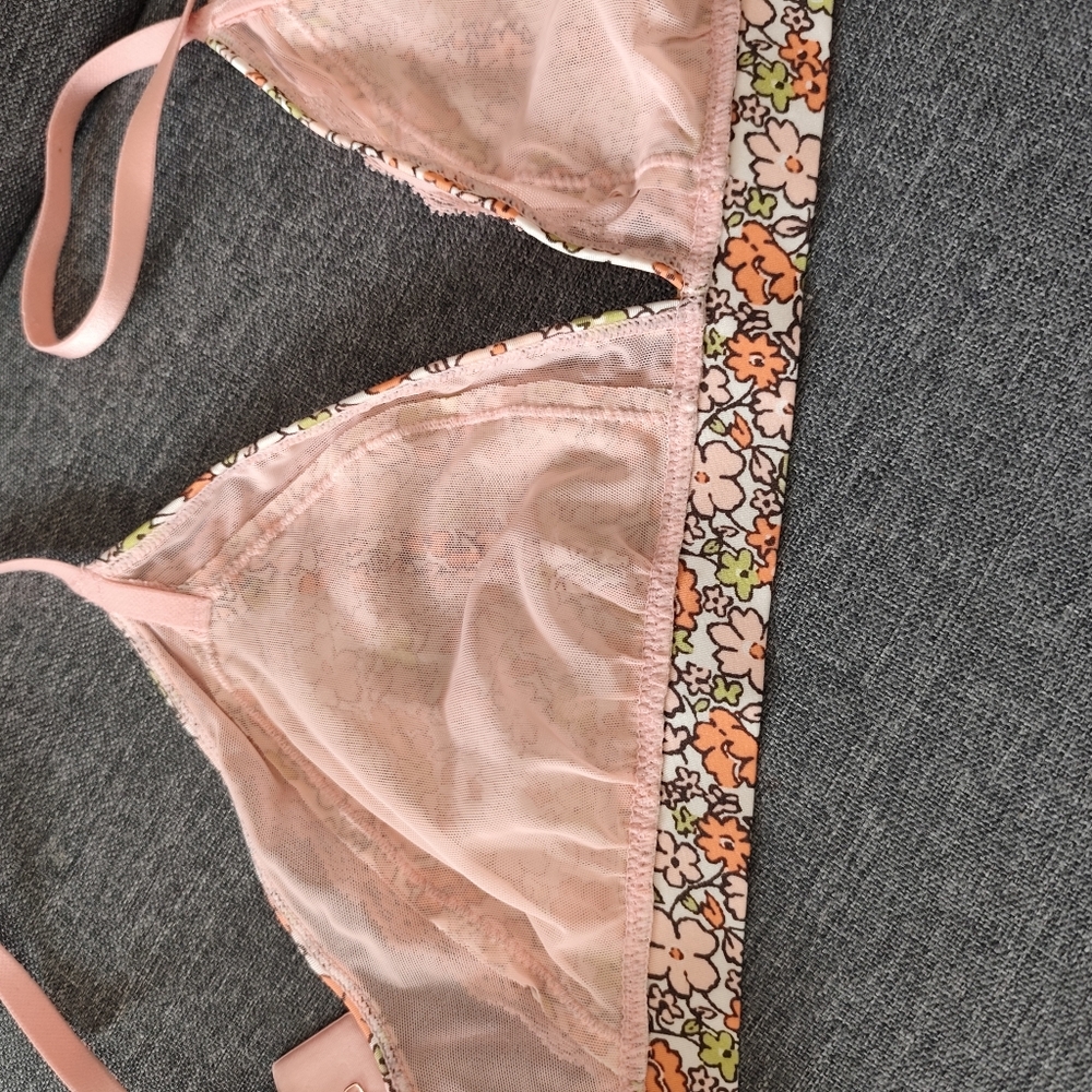 Bralette Small - Picture 8 of 9